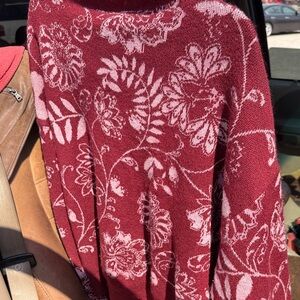 Floral-Pattern Crewneck Sweater in Burgundy and Pink
